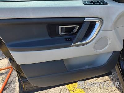 2017 Land Rover Discovery Sport SE - zdjęcie 31 z 50 - miniatura