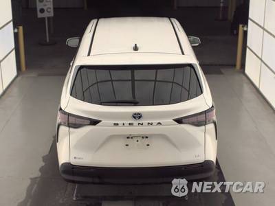 2025 Toyota Sienna LE 8-Passenger 120.5" WB - zdjęcie 5 z 30 - miniatura