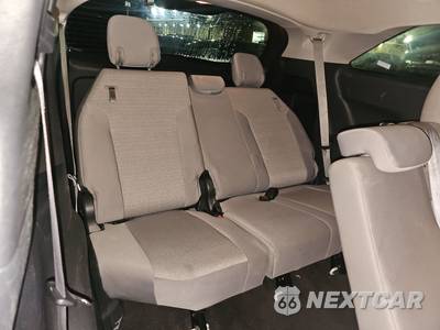 2025 Toyota Sienna LE 8-Passenger 120.5" WB - zdjęcie 14 z 30 - miniatura
