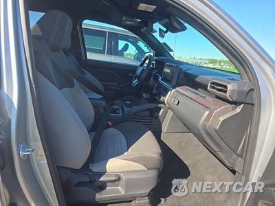 2025 Toyota Tacoma TRD Off-Road Crew Cab Medium Bed - zdjęcie 8 z 27 - miniatura