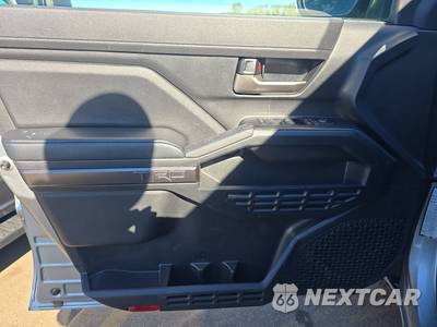 2025 Toyota Tacoma TRD Off-Road Crew Cab Medium Bed - zdjęcie 9 z 27 - miniatura