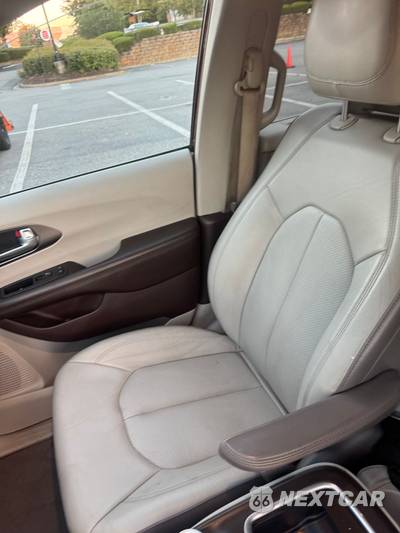 2018 Chrysler Pacifica Touring L Plus 121.6" WB - zdjęcie 17 z 19 - miniatura
