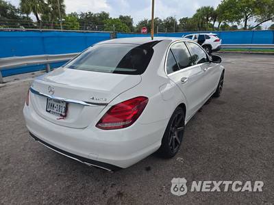 2015 Mercedes-Benz C 300 4MATIC Sedan - zdjęcie 4 z 37 - miniatura
