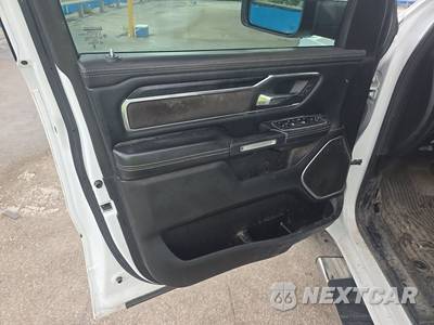 2023 Ram 1500 Laramie Crew Cab Short Bed - zdjęcie 9 z 24 - miniatura