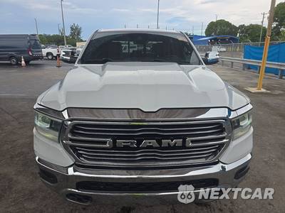 2023 Ram 1500 Laramie Crew Cab Short Bed - zdjęcie 2 z 24 - miniatura