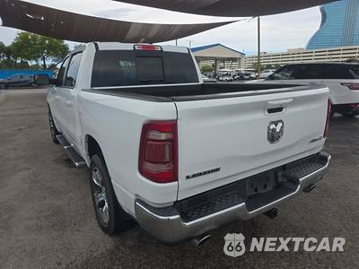 2023 Ram 1500 Laramie Crew Cab Short Bed - zdjęcie 6 z 24 - miniatura