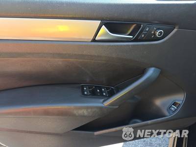 2014 Volkswagen Passat 1.8T S - zdjęcie 9 z 41 - miniatura