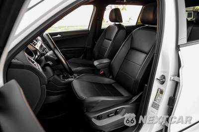 2020 Volkswagen Tiguan SE R-Line Black - zdjęcie 38 z 50 - miniatura