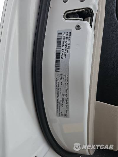 2024 Chrysler Pacifica Touring L 121.6" WB - zdjęcie 15 z 23 - miniatura