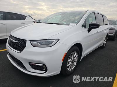 2024 Chrysler Pacifica Touring L 121.6" WB