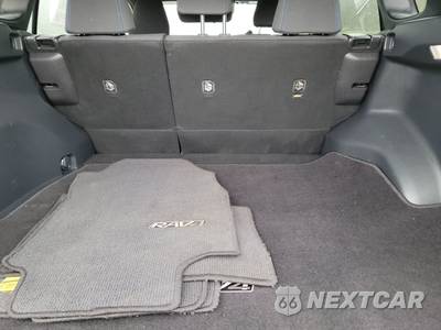 2022 Toyota RAV4 Hybrid SE - zdjęcie 14 z 35 - miniatura