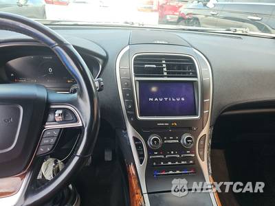2019 Lincoln Nautilus Reserve - zdjęcie 11 z 18 - miniatura