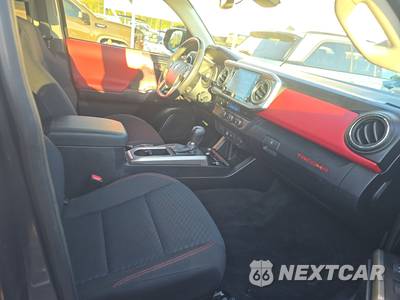 2021 Toyota Tacoma SR5 Crew Cab Medium Bed - zdjęcie 8 z 22 - miniatura
