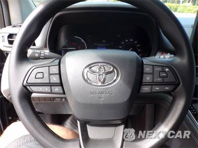 2026 Toyota Sienna LE 8-Passenger 120.5" WB - zdjęcie 12 z 35 - miniatura