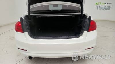 2018 BMW 3 Series Sedan 320i xDrive SPORT LINE - zdjęcie 28 z 50 - miniatura