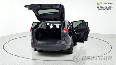 2022 Toyota RAV4 LE - zdjęcie 18 z 50 - miniatura