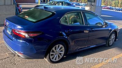 2023 Toyota Camry LE - zdjęcie 4 z 32 - miniatura