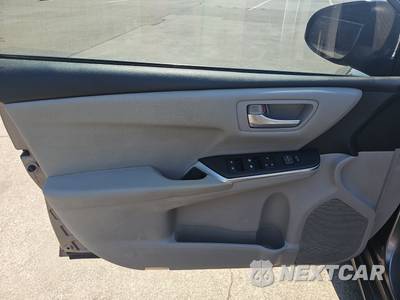 2017 Toyota Camry LE - zdjęcie 9 z 48 - miniatura