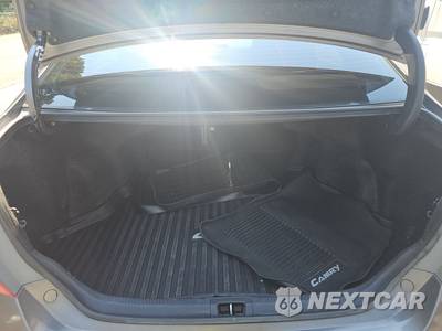 2017 Toyota Camry LE - zdjęcie 16 z 48 - miniatura