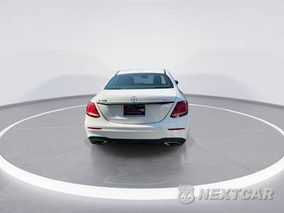 2019 Mercedes-Benz E 300 4MATIC Sedan - zdjęcie 7 z 29 - miniatura