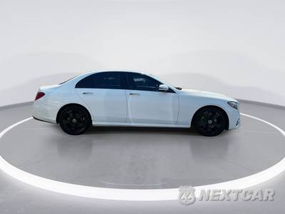 2019 Mercedes-Benz E 300 4MATIC Sedan - zdjęcie 9 z 29 - miniatura