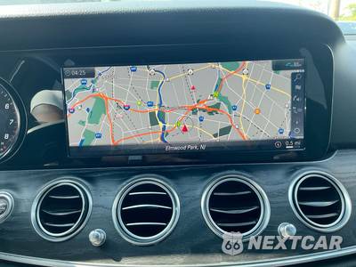 2019 Mercedes-Benz E 300 4MATIC Sedan - zdjęcie 18 z 29 - miniatura