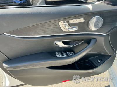 2019 Mercedes-Benz E 300 4MATIC Sedan - zdjęcie 13 z 29 - miniatura