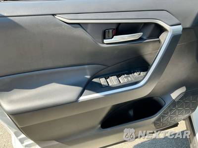 2023 Toyota RAV4 XLE - zdjęcie 13 z 29 - miniatura