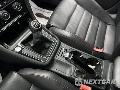 2021 Volkswagen Golf GTI 2.0T SE - zdjęcie 18 z 27 - miniatura