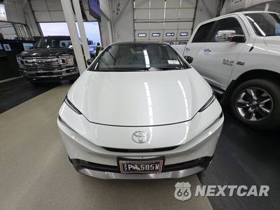 2026 Toyota Prius Limited - zdjęcie 2 z 31 - miniatura