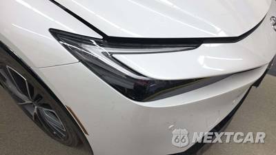 2026 Toyota Prius Limited - zdjęcie 23 z 31 - miniatura