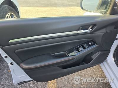 2024 Nissan Altima SR - zdjęcie 9 z 36 - miniatura