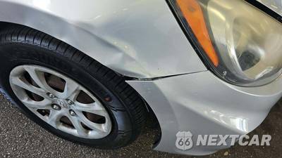 2014 Hyundai Accent GLS Sedan - zdjęcie 19 z 26 - miniatura