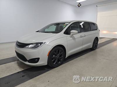 2020 Chrysler Pacifica Touring 121.6" WB