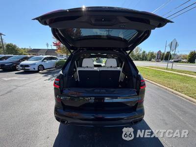 2025 BMW X7 M60i - zdjęcie 38 z 89 - miniatura