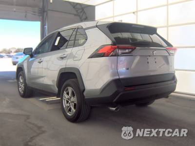 2025 Toyota RAV4 XLE - zdjęcie 6 z 18 - miniatura