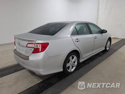 2014 Toyota Camry SE - zdjęcie 4 z 31 - miniatura