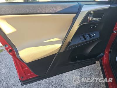 2015 Toyota RAV4 Limited - zdjęcie 9 z 18 - miniatura