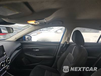 2025 Nissan Sentra SV - zdjęcie 18 z 21 - miniatura