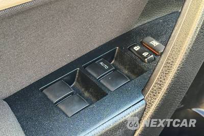 2016 Toyota Corolla LE - zdjęcie 19 z 49 - miniatura