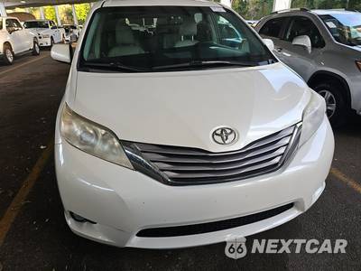 2017 Toyota Sienna Mobility XLE 7-Passenger w/Auto Access Seat 119.3" WB - zdjęcie 2 z 25 - miniatura