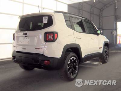2023 Jeep Renegade Trailhawk - zdjęcie 4 z 22 - miniatura