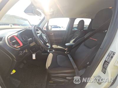 2023 Jeep Renegade Trailhawk - zdjęcie 7 z 22 - miniatura