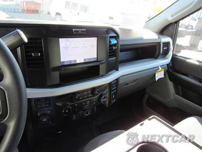 2025 Ford Super Duty F-600 Cab Chassis XL Regular Cab DRW - zdjęcie 27 z 37 - miniatura