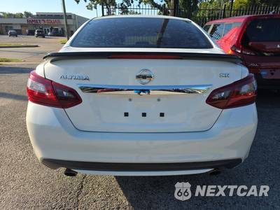 2017 Nissan Altima 2.5 SR - zdjęcie 5 z 22 - miniatura