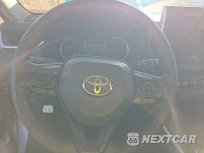 2025 Toyota RAV4 Hybrid XLE - zdjęcie 10 z 20 - miniatura