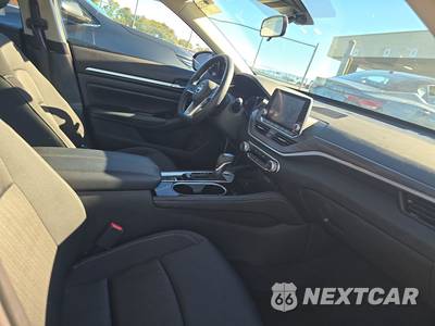 2023 Nissan Altima SV - zdjęcie 8 z 35 - miniatura
