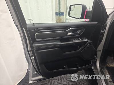 2025 Ram 1500 Big Horn Crew Cab Short Bed - zdjęcie 9 z 22 - miniatura