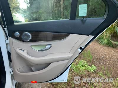 2015 Mercedes-Benz C 300 4MATIC Sedan - zdjęcie 31 z 59 - miniatura