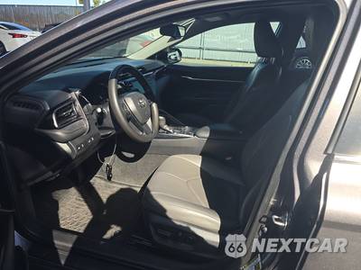 2019 Toyota Camry Hybrid LE - zdjęcie 7 z 43 - miniatura